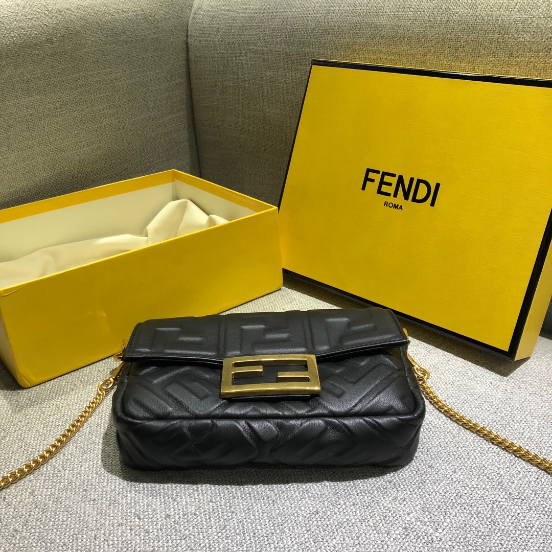 MINI BAGUETTE, FENDI BAG