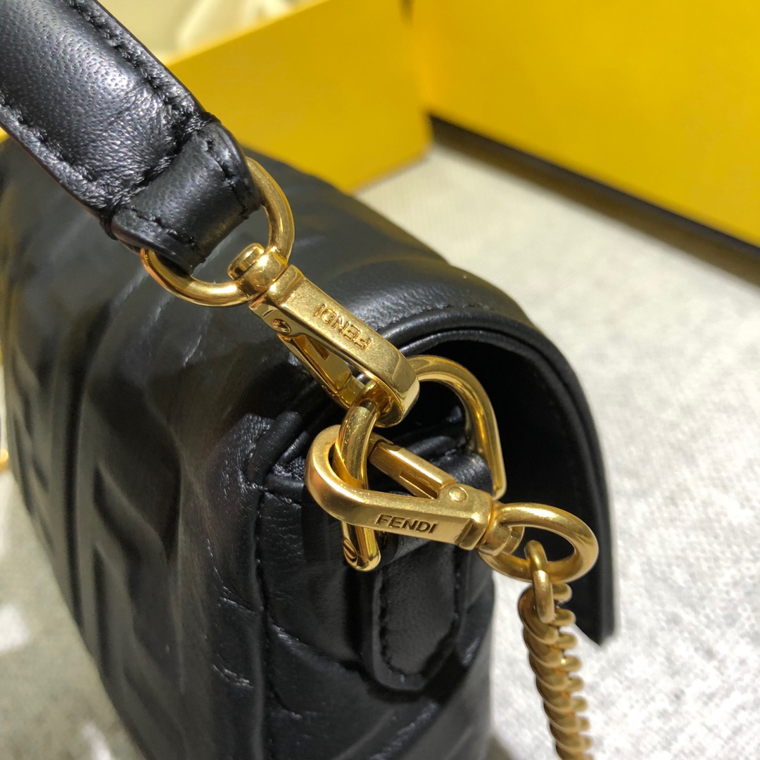 MINI BAGUETTE, FENDI BAG