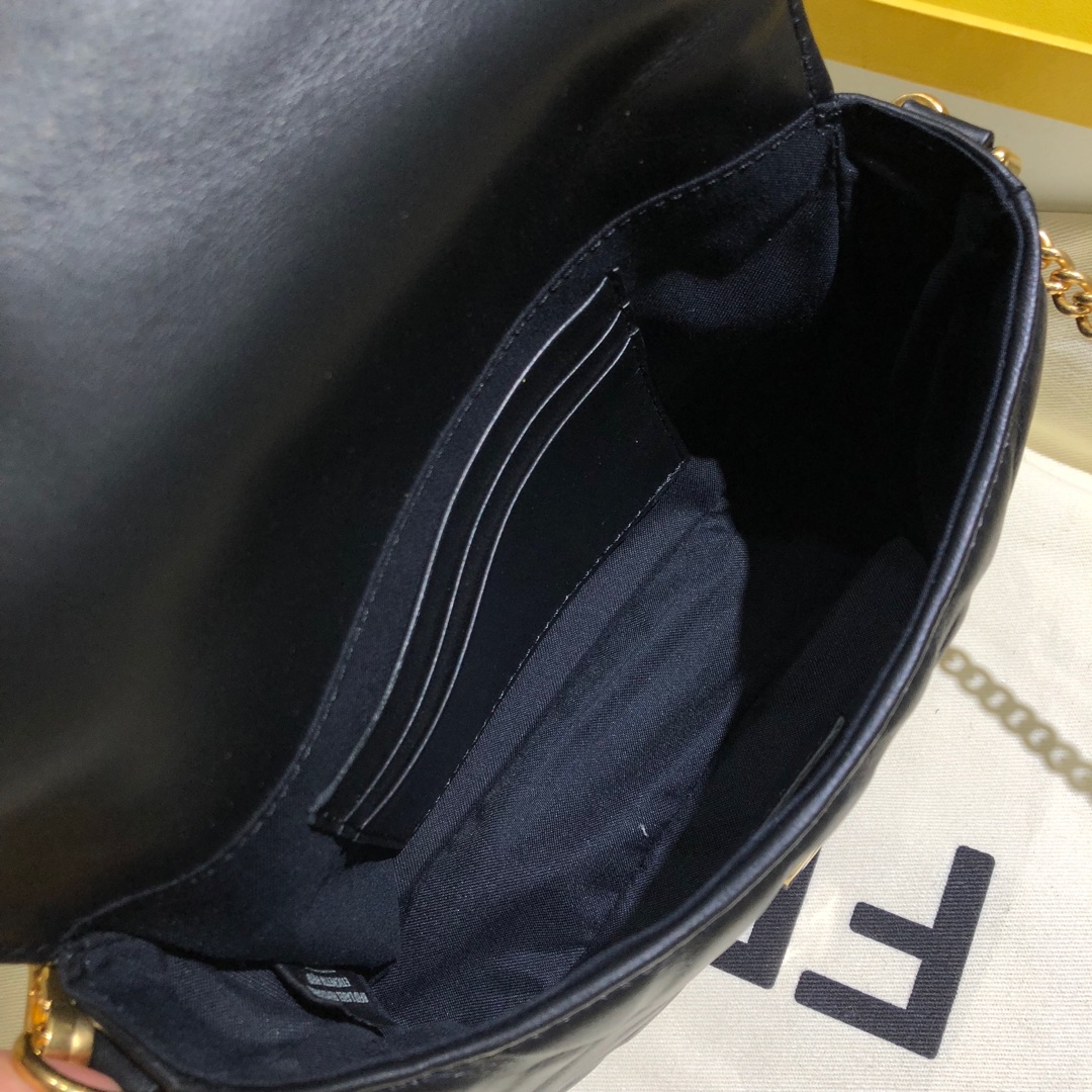 MINI BAGUETTE, FENDI BAG