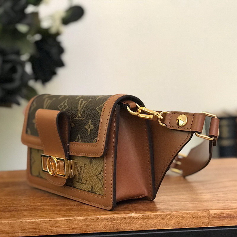 M44586 BUMBAG DAUPHINE, Louis Vuitton LV