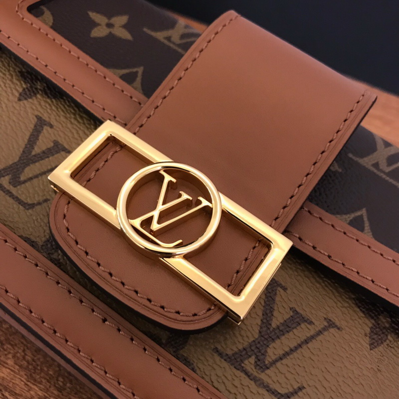 M44586 BUMBAG DAUPHINE, Louis Vuitton LV
