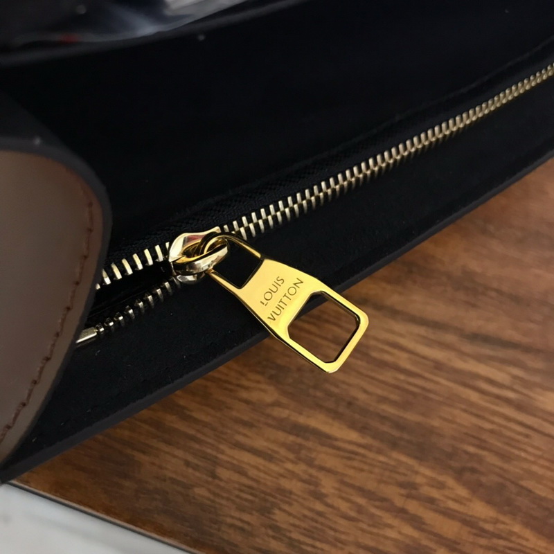 M44586 BUMBAG DAUPHINE, Louis Vuitton LV