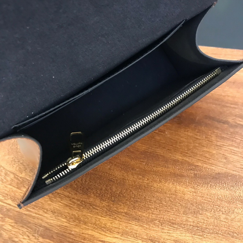 M44586 BUMBAG DAUPHINE, Louis Vuitton LV