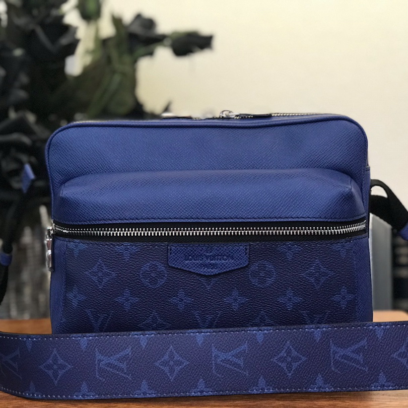 M30242 OUTDOOR MESSENGER, Louis Vuitton LV