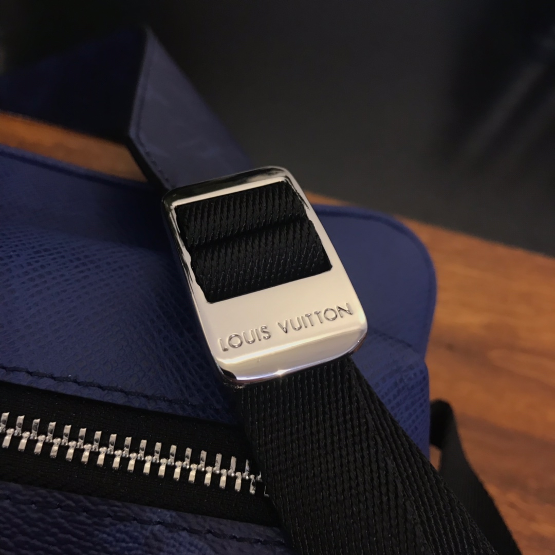 M30242 OUTDOOR MESSENGER, Louis Vuitton LV