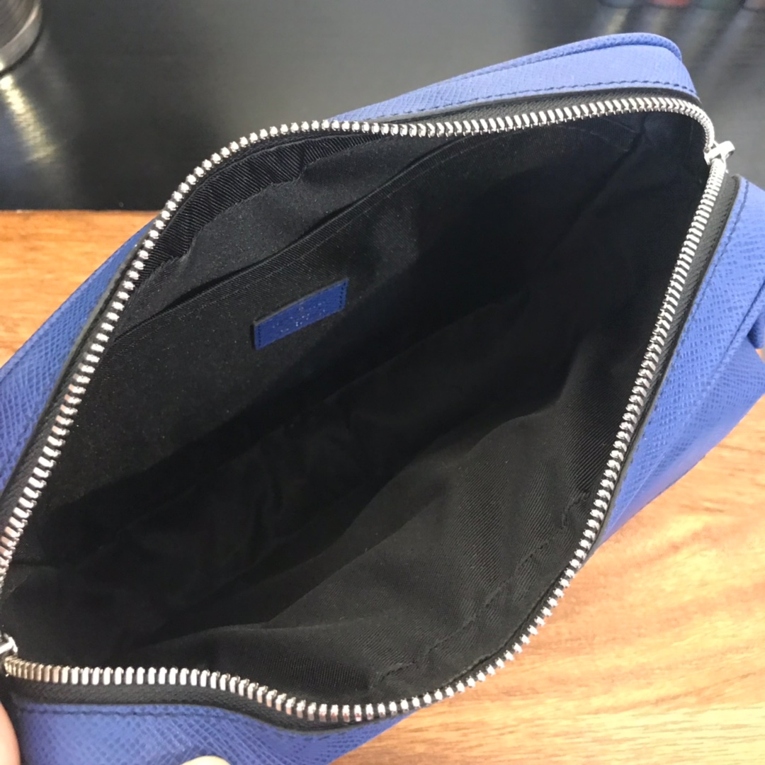 M30242 OUTDOOR MESSENGER, Louis Vuitton LV