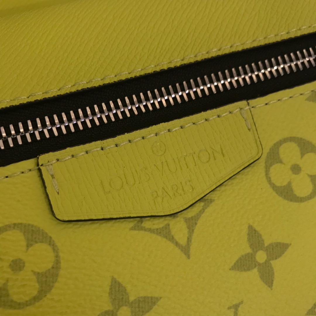 M30239 OUTDOOR MESSENGER, Louis Vuitton LV