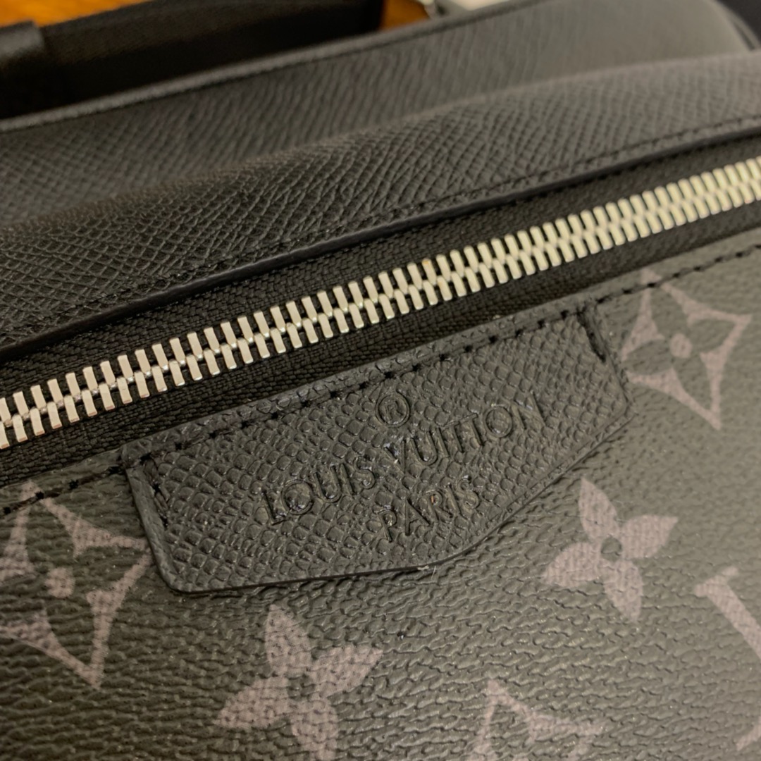 M30245 OUTDOOR BUMBAG, LOUIS VUITTON LV MEN'S BAG