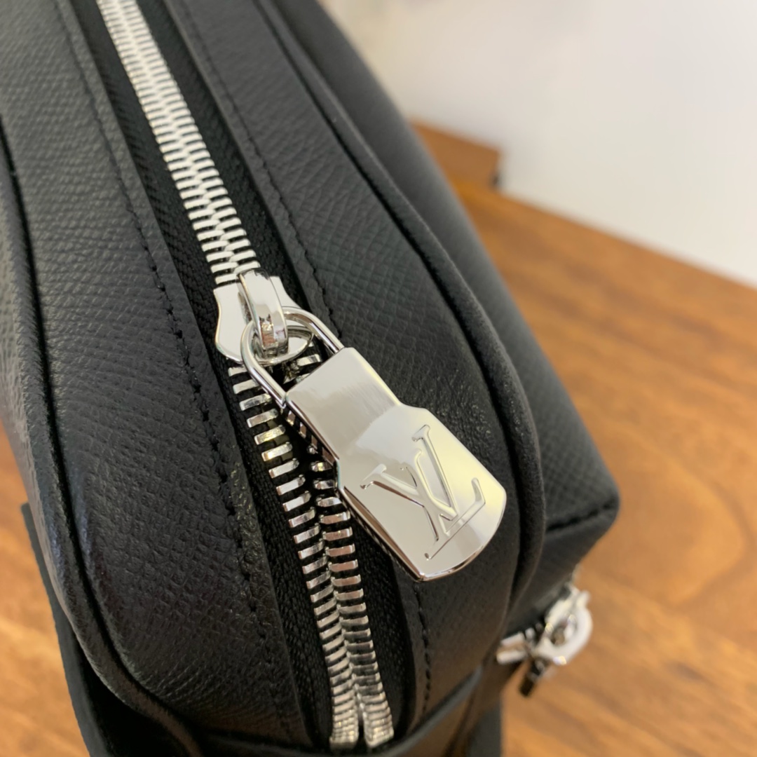 M30245 OUTDOOR BUMBAG, LOUIS VUITTON LV MEN'S BAG