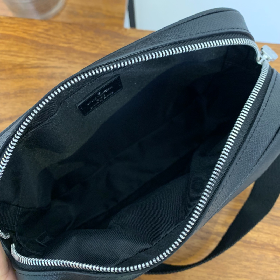 M30245 OUTDOOR BUMBAG, LOUIS VUITTON LV MEN'S BAG