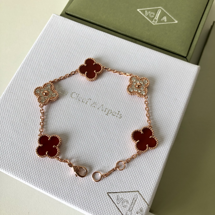 VanCleef&Arpels Bracelets & Bangles
