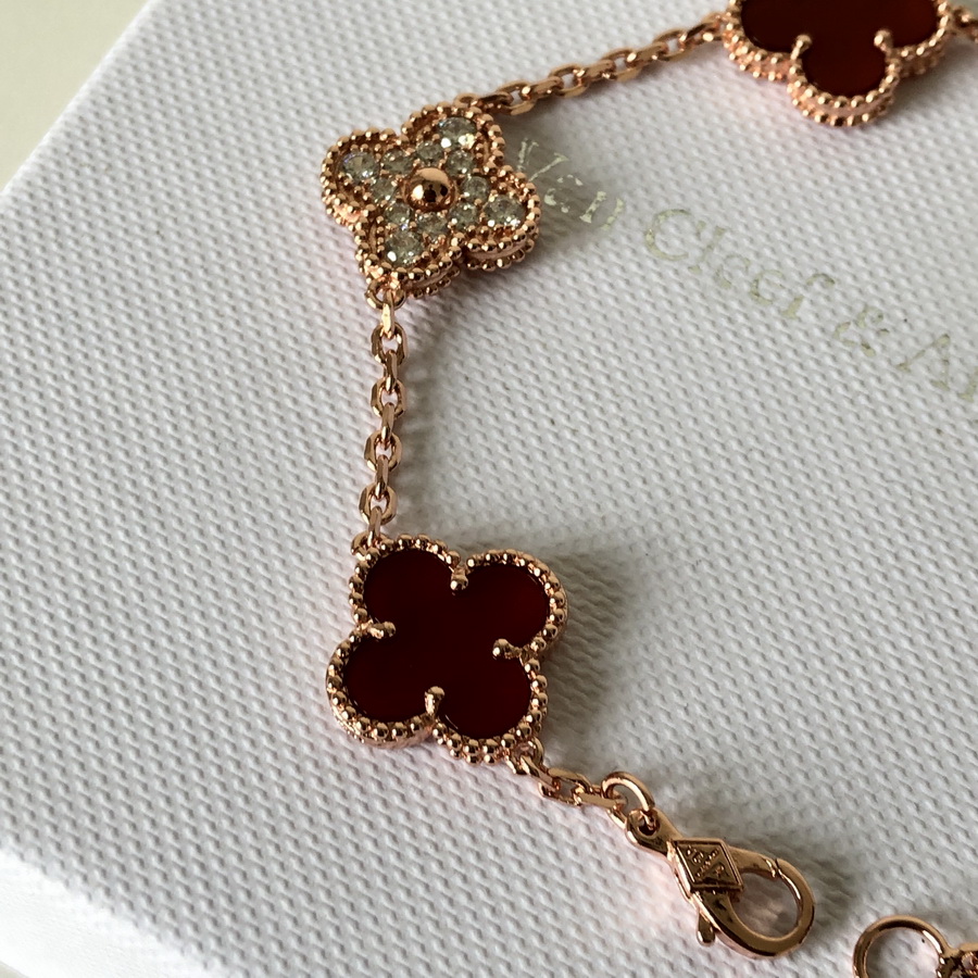 VanCleef&Arpels Bracelets & Bangles