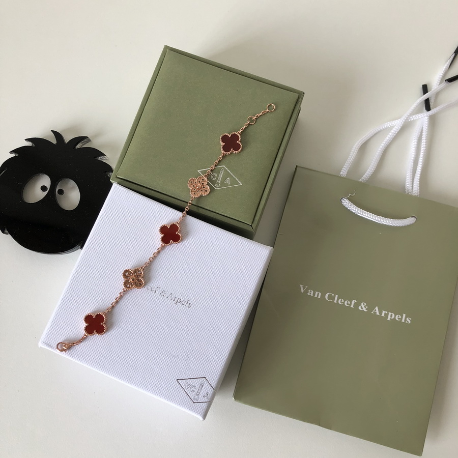 VanCleef&Arpels Bracelets & Bangles
