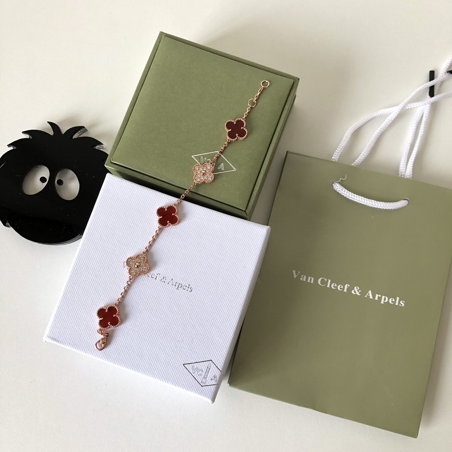 VanCleef&Arpels Bracelets & Bangles