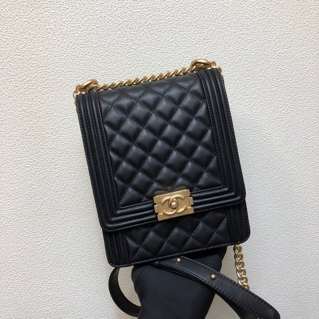  AS0130, BOY CHANEL Handbag
