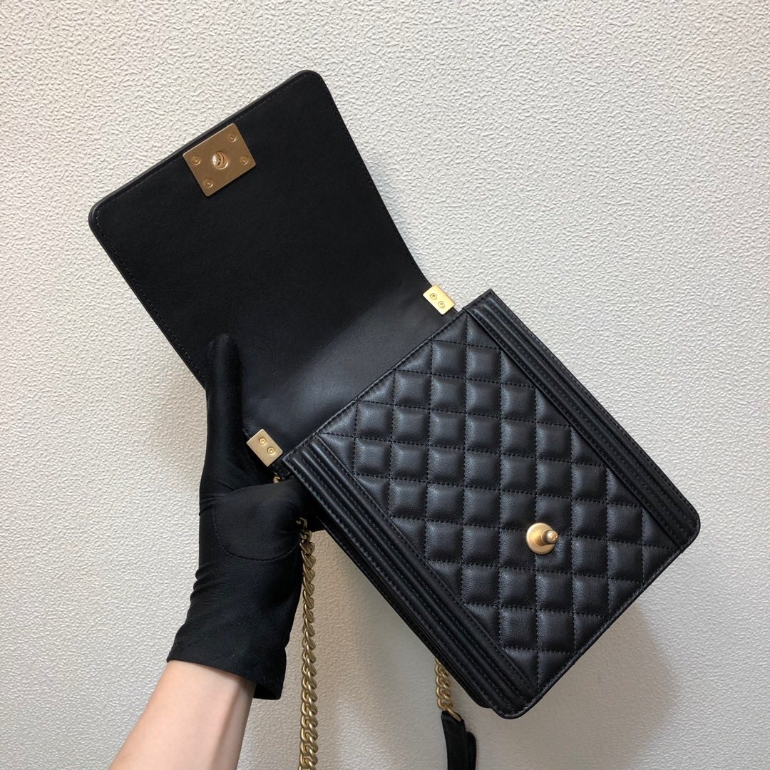 AS0130, BOY CHANEL Handbag