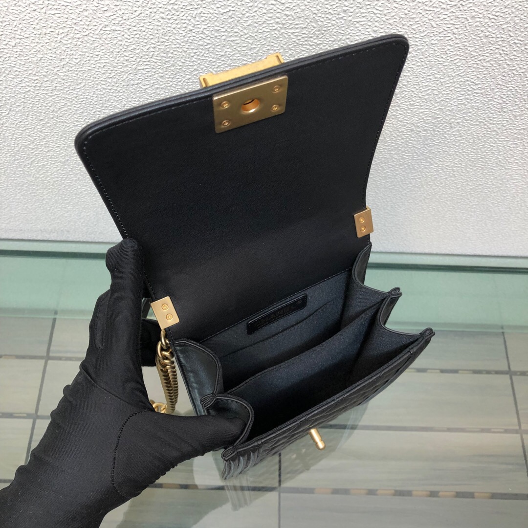  AS0130, BOY CHANEL Handbag