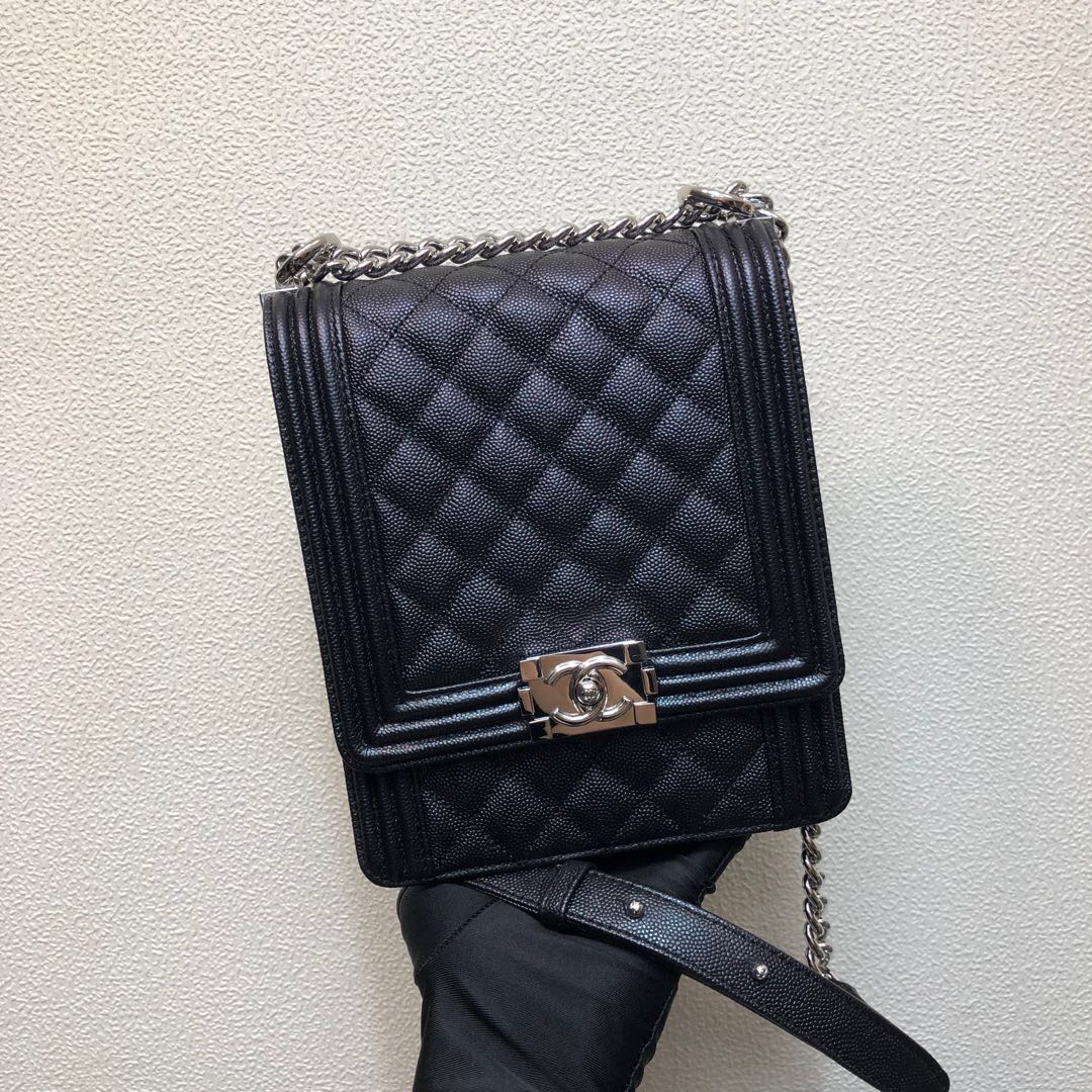  AS0130, BOY CHANEL Handbag, CALFSKIN / CAVIAR