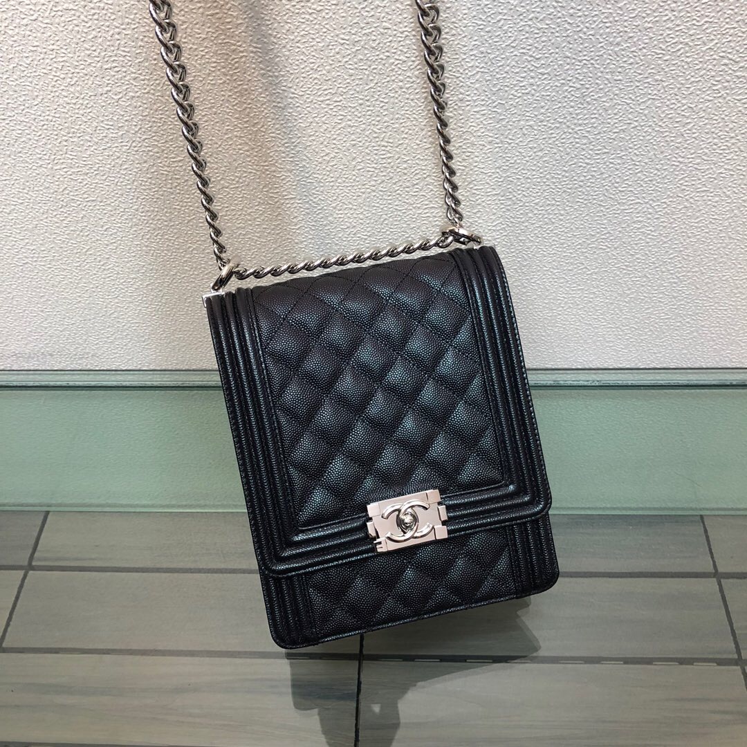  AS0130, BOY CHANEL Handbag, CALFSKIN / CAVIAR