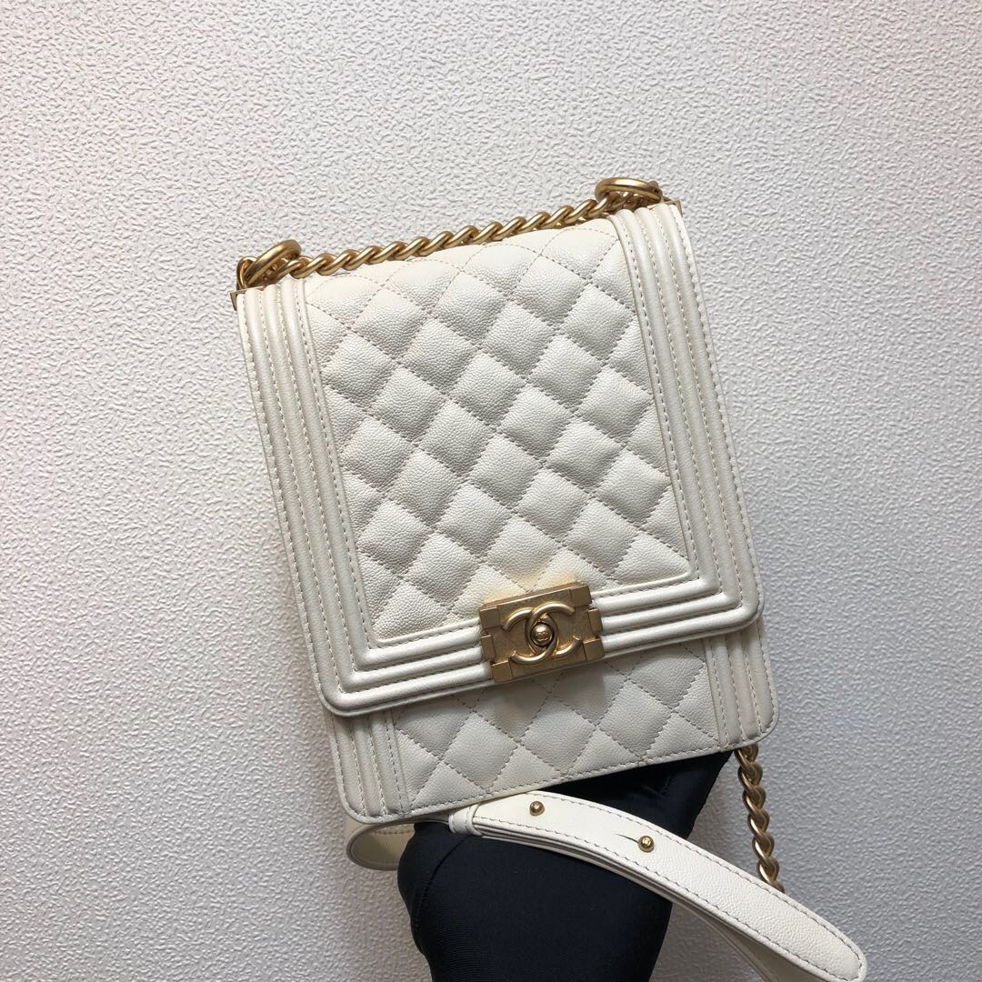  AS0130, BOY CHANEL Handbag, CALFSKIN / CAVIAR