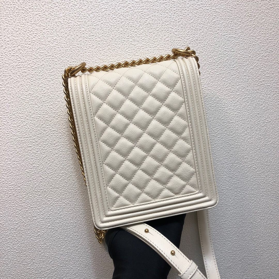  AS0130, BOY CHANEL Handbag, CALFSKIN / CAVIAR