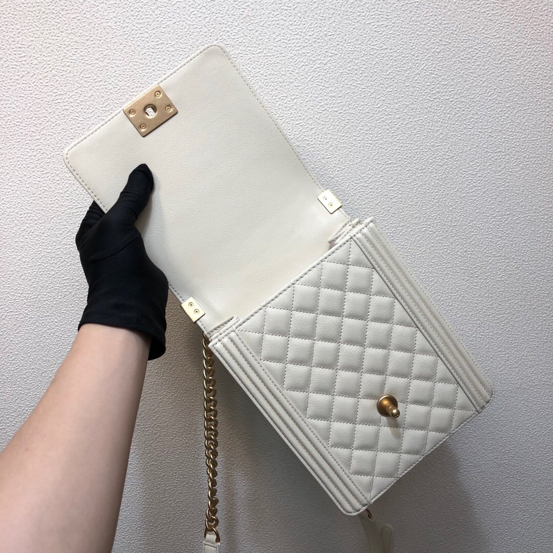 AS0130, BOY CHANEL Handbag, CALFSKIN / CAVIAR