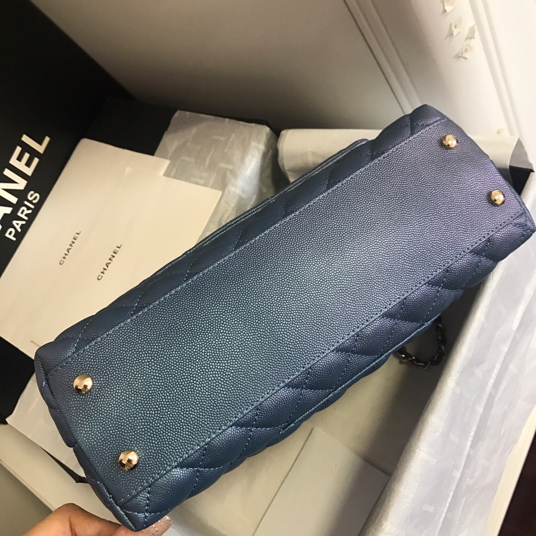 A92991, Flap Bag with Top Handle, CHANEL Handbags, Caviar, Grained Calfskin, Gold-Tone Metal