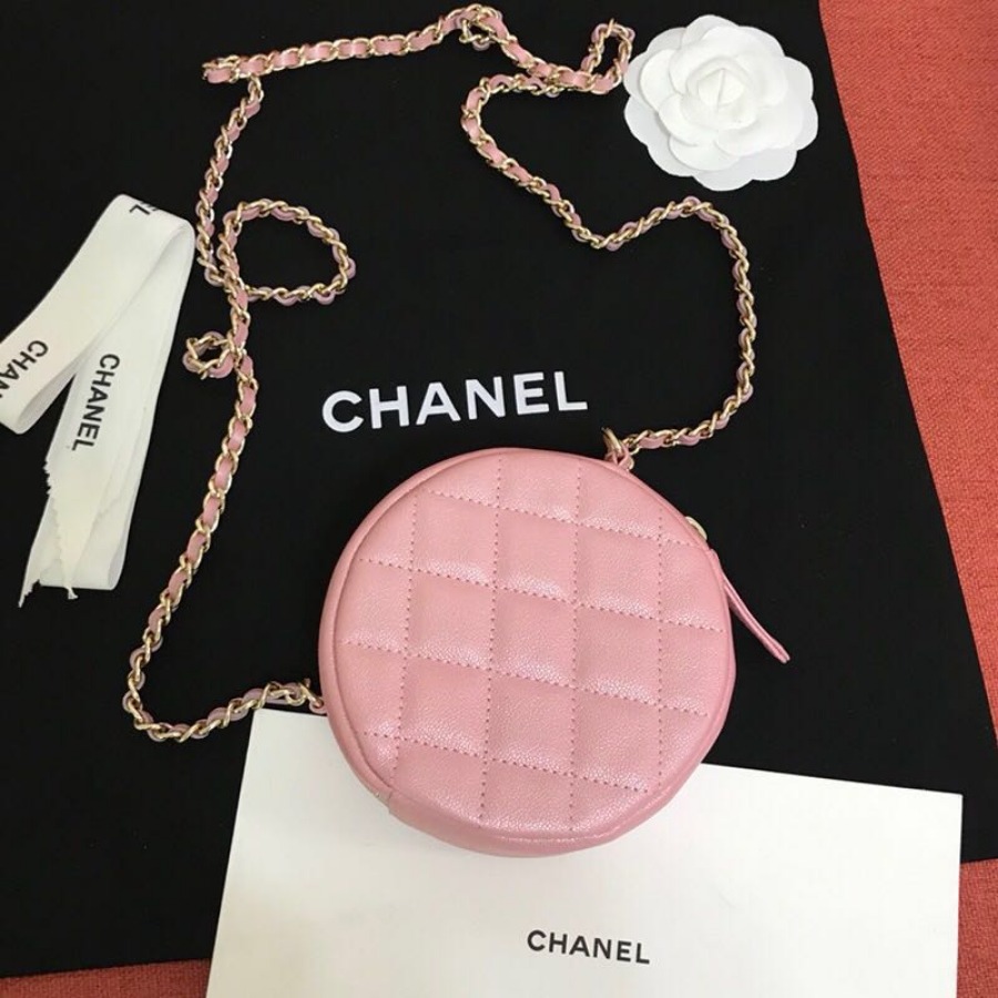 AP0314 clutch with chain, Iridescent Grained Lambskin & Gold-Tone Metal, CHANEL