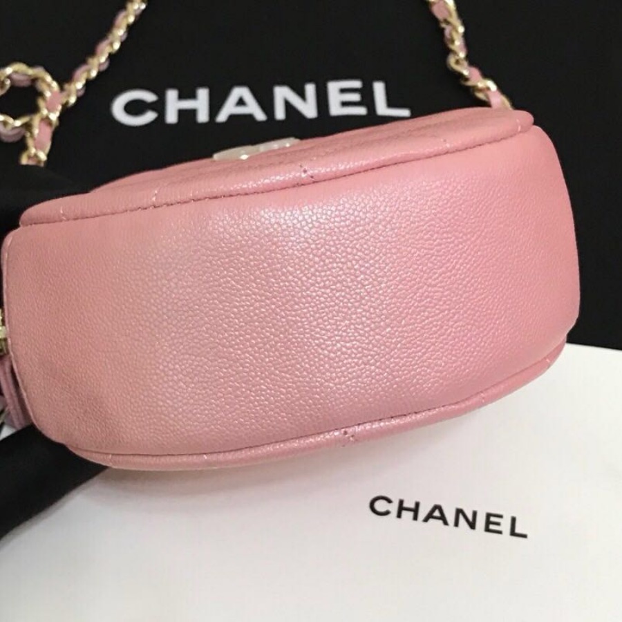 AP0314 clutch with chain, Iridescent Grained Lambskin & Gold-Tone Metal, CHANEL
