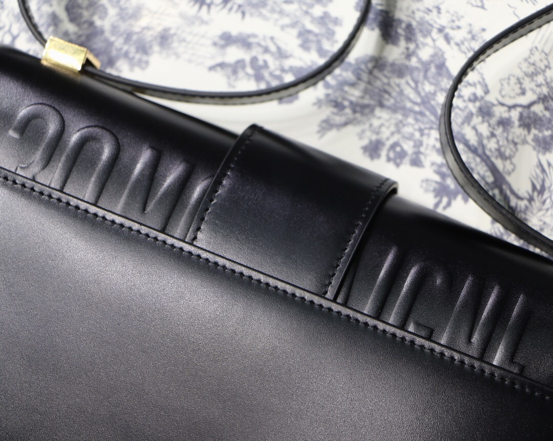  M9203, 30 MONTAIGNE CALFSKIN BAG, DIOR HANDBAG