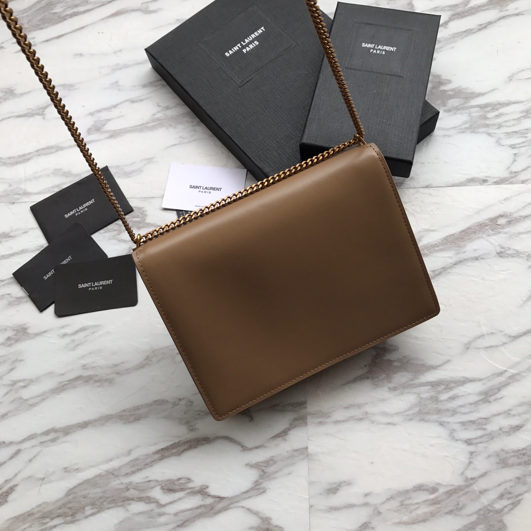 532750, CASSANDRA MONOGRAM CLASP BAG IN SMOOTH LEATHER, YSL Saint Laurent