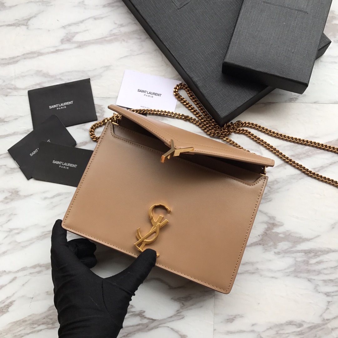 532750, CASSANDRA MONOGRAM CLASP BAG IN SMOOTH LEATHER, YSL Saint Laurent