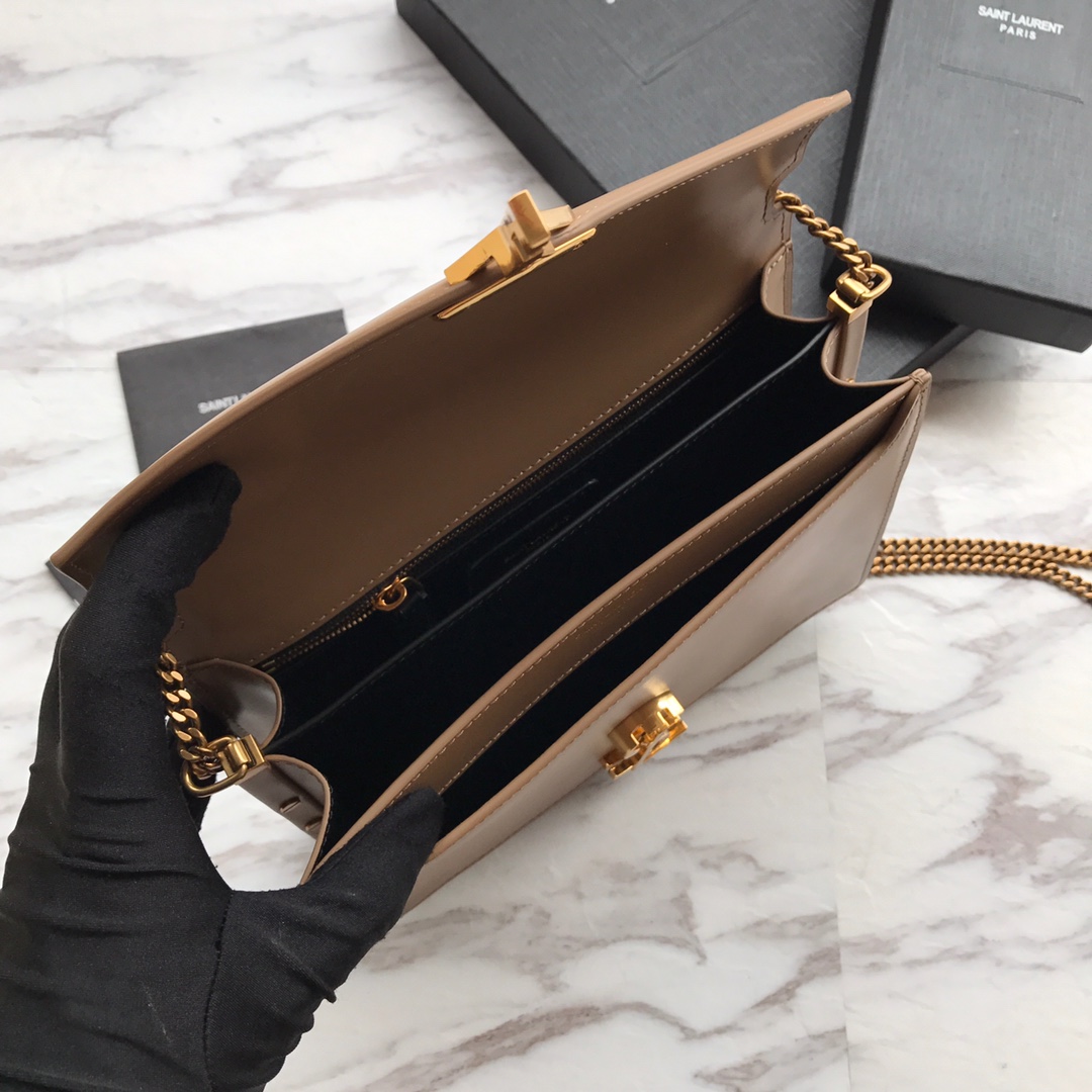 532750, CASSANDRA MONOGRAM CLASP BAG IN SMOOTH LEATHER, YSL Saint Laurent