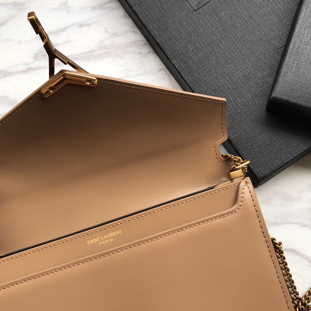 532750, CASSANDRA MONOGRAM CLASP BAG IN SMOOTH LEATHER, YSL Saint Laurent