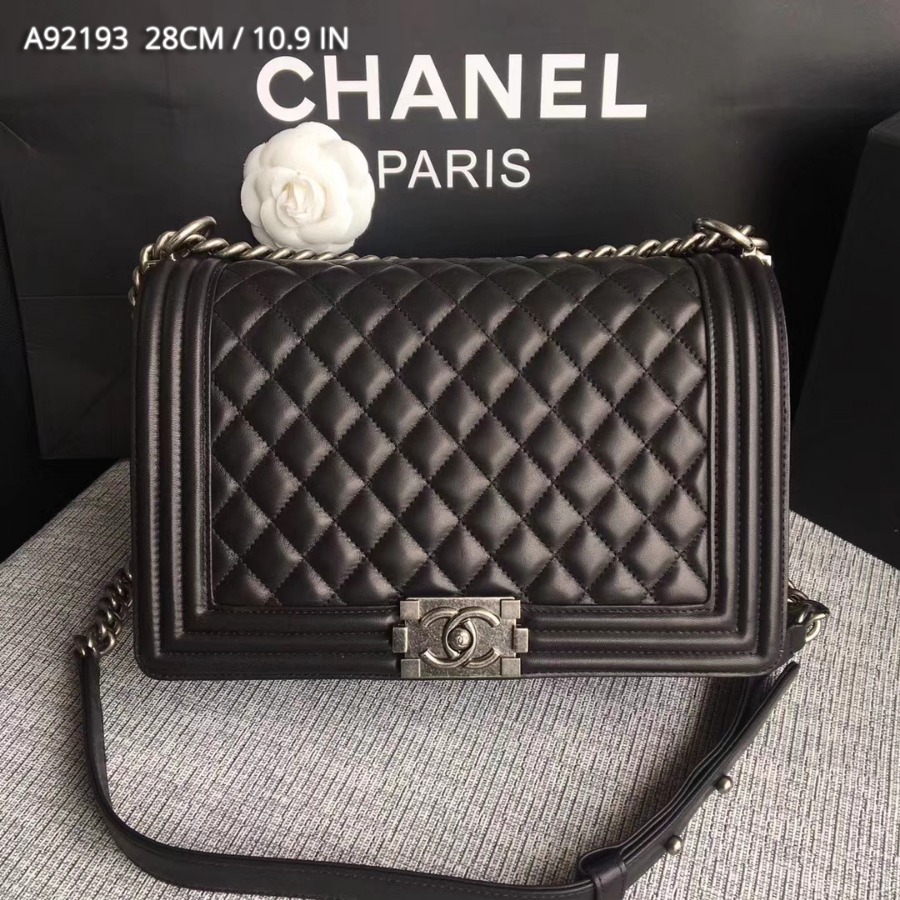 A92193, CHANEL LARGE BOY CHANEL HANDBAG, LAMBSKIN