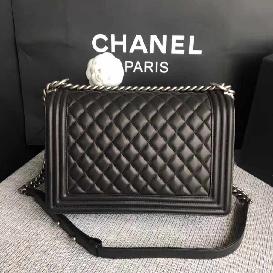 A92193, CHANEL LARGE BOY CHANEL HANDBAG, LAMBSKIN