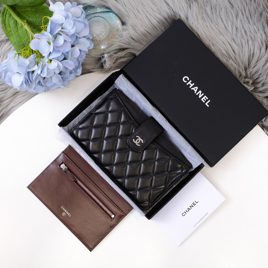 AP0235 classic pouch, Lambskin & Silver-Tone Metal, CHANEL SMALL LEATHER GOODS
