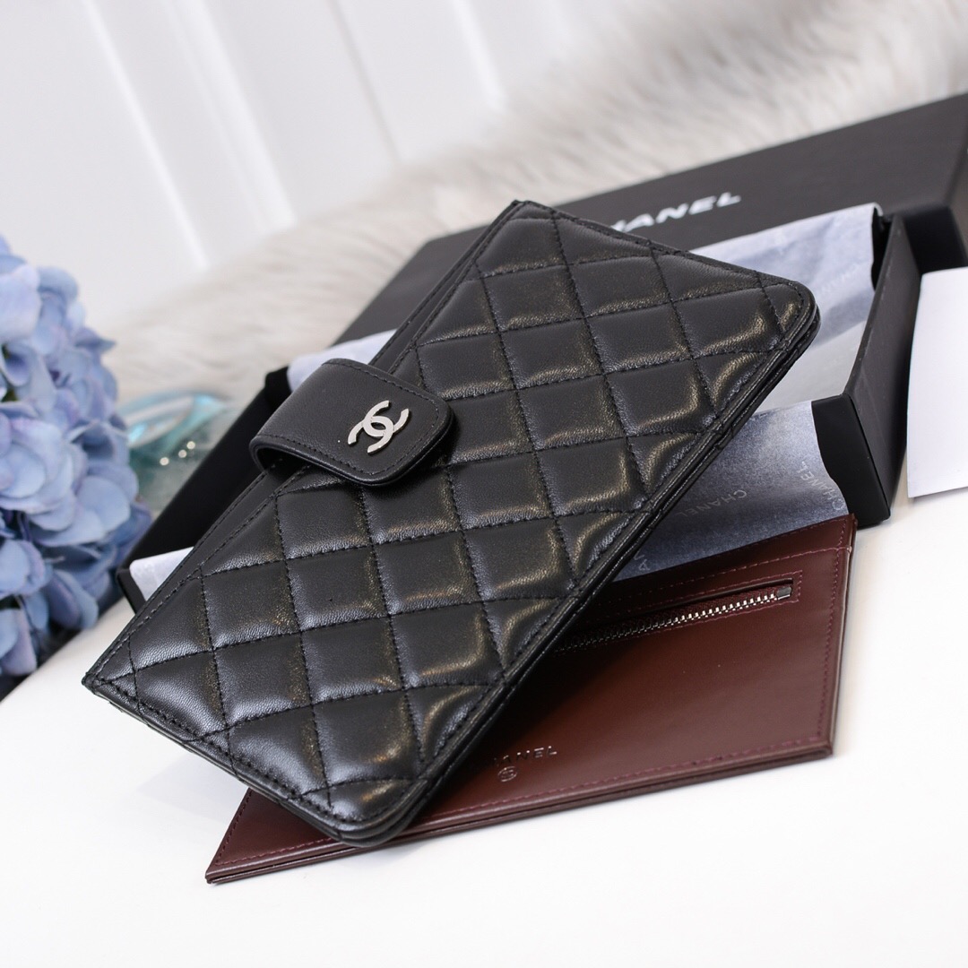 AP0235 classic pouch, Lambskin & Silver-Tone Metal, CHANEL SMALL LEATHER GOODS