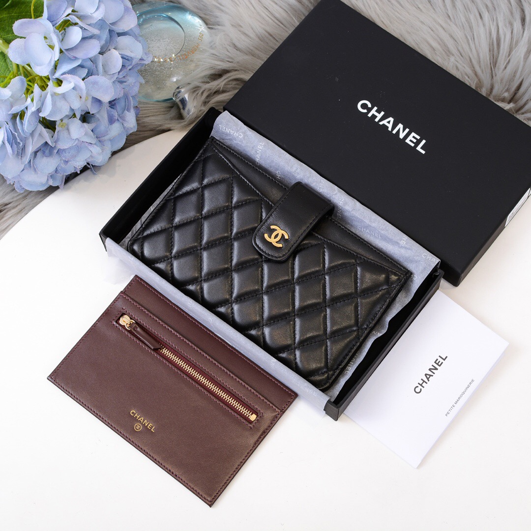 AP0235 classic pouch, Lambskin & Gold-Tone Metal, CHANEL SMALL LEATHER GOODS