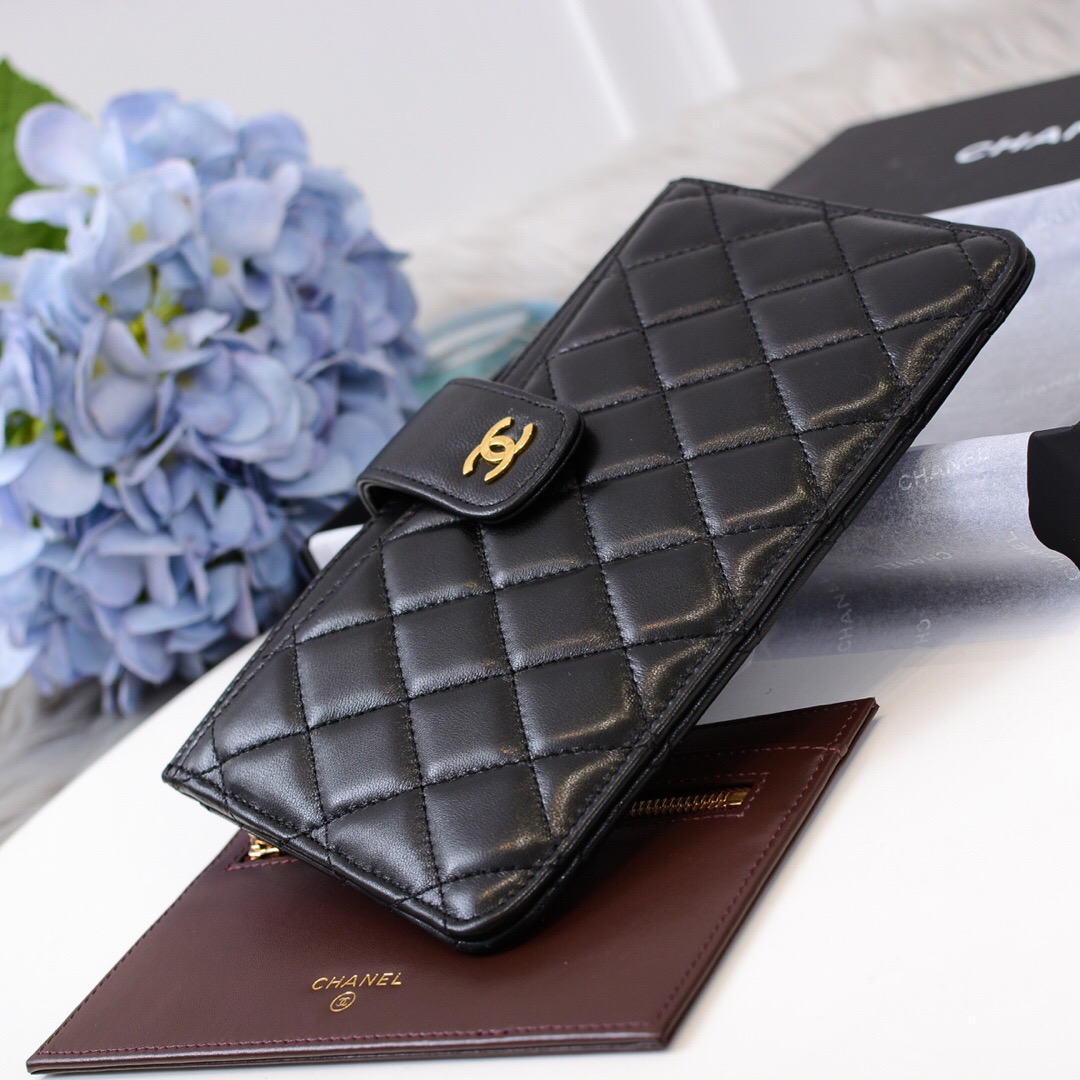 AP0235 classic pouch, Lambskin & Gold-Tone Metal, CHANEL SMALL LEATHER GOODS