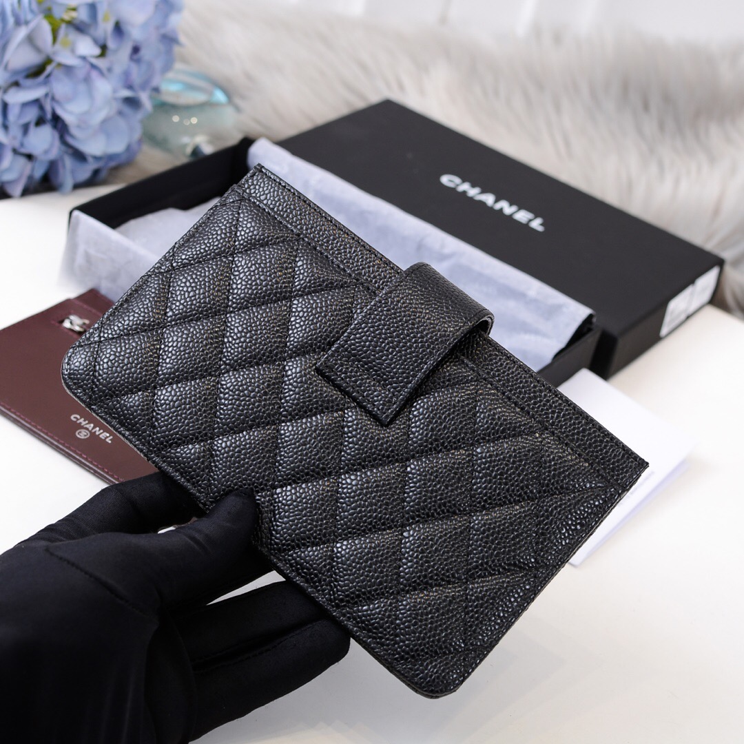 AP0235 classic pouch, Calfskin & Silver-Tone Metal, CHANEL SMALL LEATHER GOODS