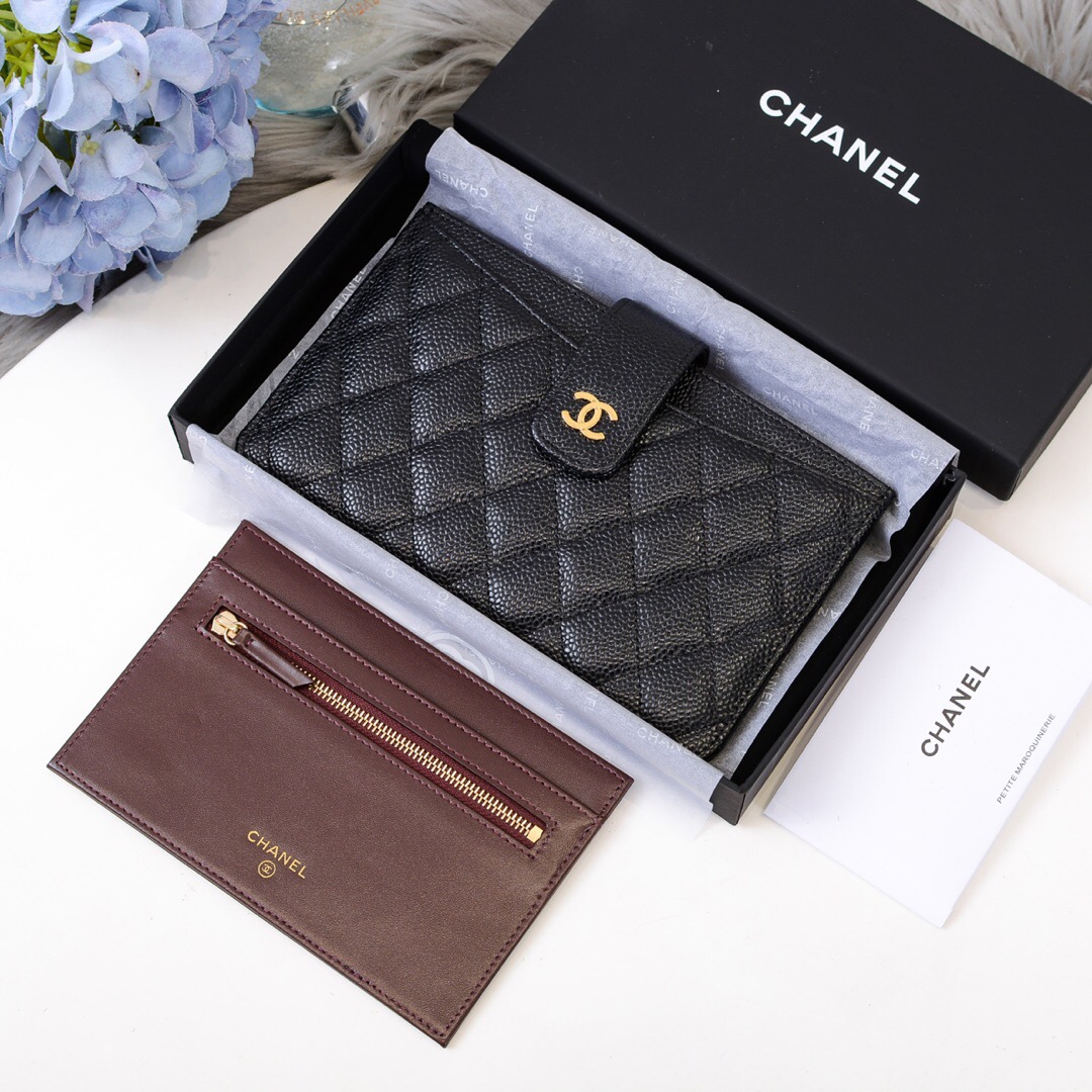 AP0235 classic pouch, Calfskin & Gold-Tone Metal, CHANEL SMALL LEATHER GOODS