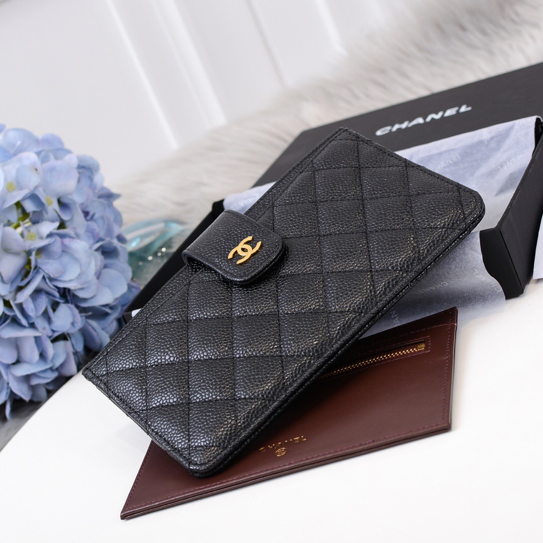AP0235 classic pouch, Calfskin & Gold-Tone Metal, CHANEL SMALL LEATHER GOODS