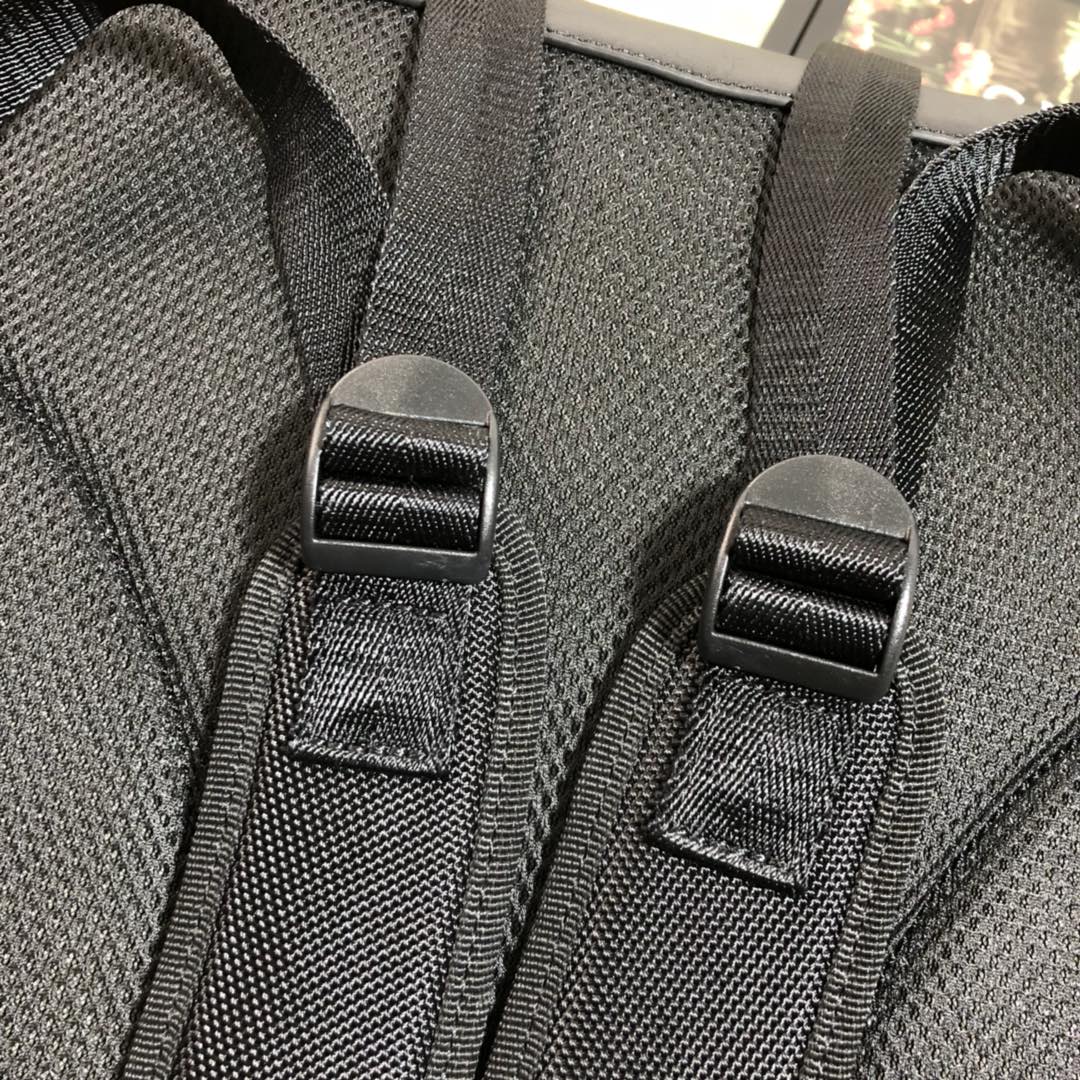 406370 Gucci Signature leather backpack, Men's Backpacks