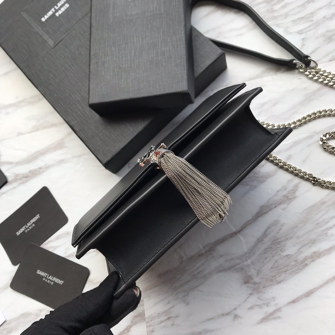 474366 KATE SMALL WITH TASSEL IN SMOOTH LEATHER, YSL Saint Laurent
