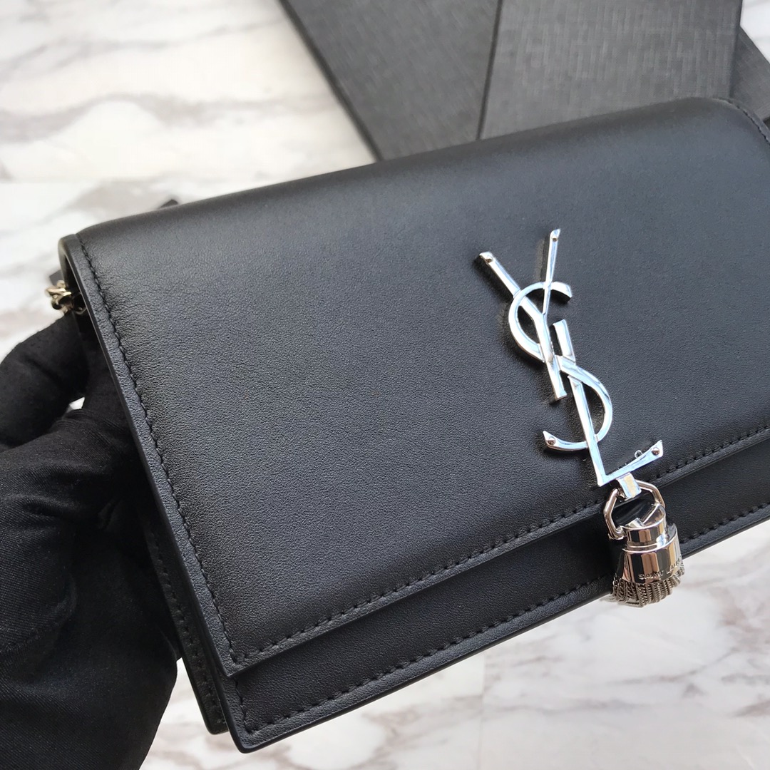 474366 KATE SMALL WITH TASSEL IN SMOOTH LEATHER, YSL Saint Laurent