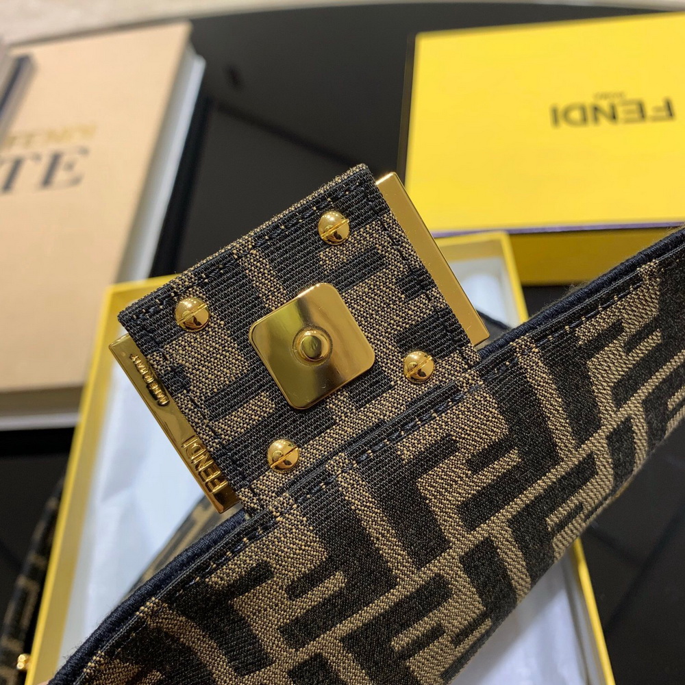 MINI BAGUETTE, FENDI BAG