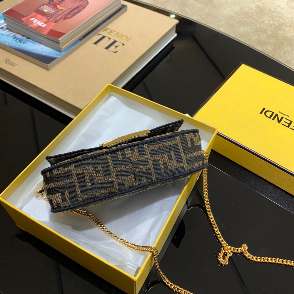 MINI BAGUETTE, FENDI BAG