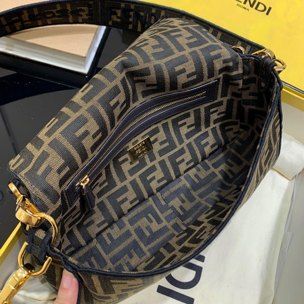 BAGUETTE, FENDI BAG