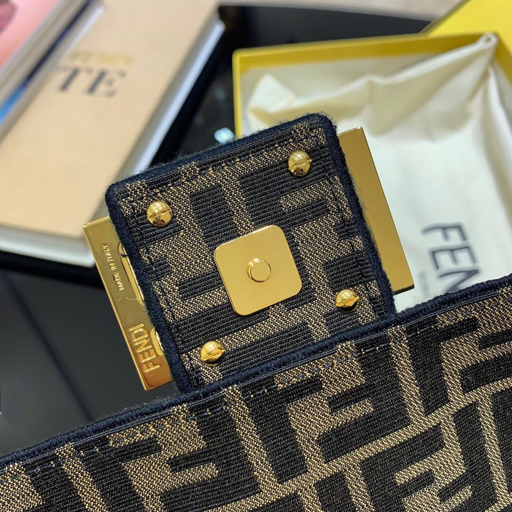 BAGUETTE LARGE, FENDI BAG